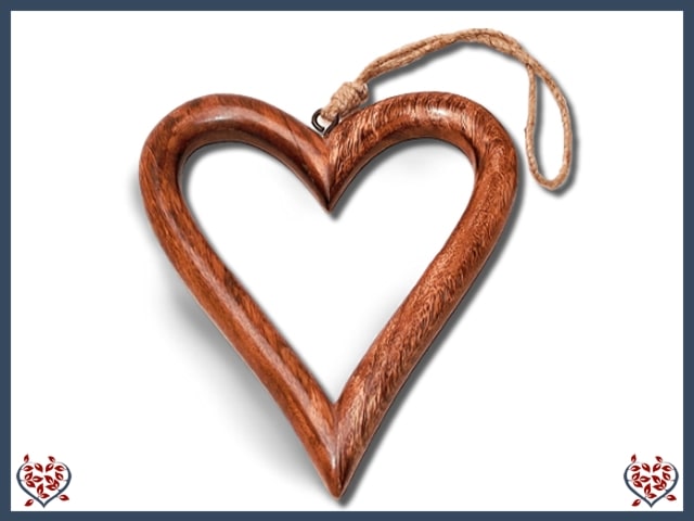 WOODEN HANGING HEART | Wooden Home Accessories