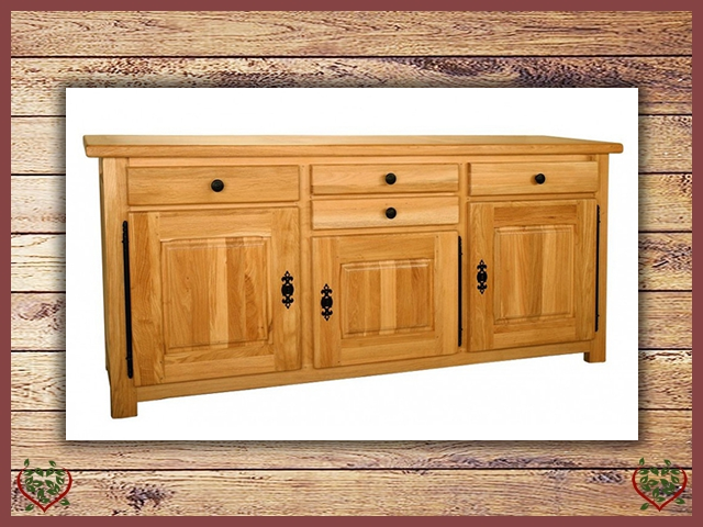 COUNTRY OAK 3 DOOR 4 DRAWER SIDEBOARD | Paul Martyn Furniture UK