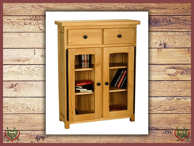 COUNTRY OAK GLAZED LOW BOOKCASE | Paul Martyn Furniture UK