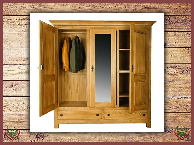 COUNTRY OAK WARDROBE 3 DOOR WITH MIRROR | Paul Martyn Furniture UK