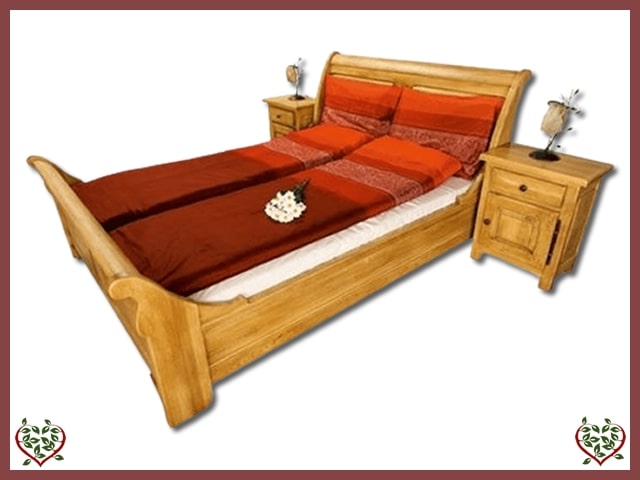 COUNTRY OAK DOUBLE BED (HORIZONTAL PANEL)