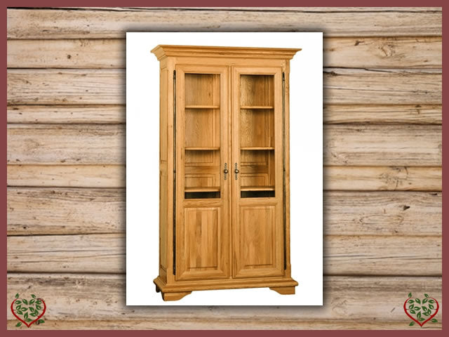 COURTIER OAK DISPLAY CABINET – 2 DOORS | Paul Martyn Furniture UK