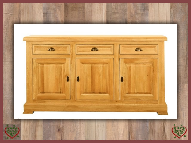 MANOR OAK SIDEBOARD – 3 DOORS/3 DRAWERS | Paul Martyn Furniture UK