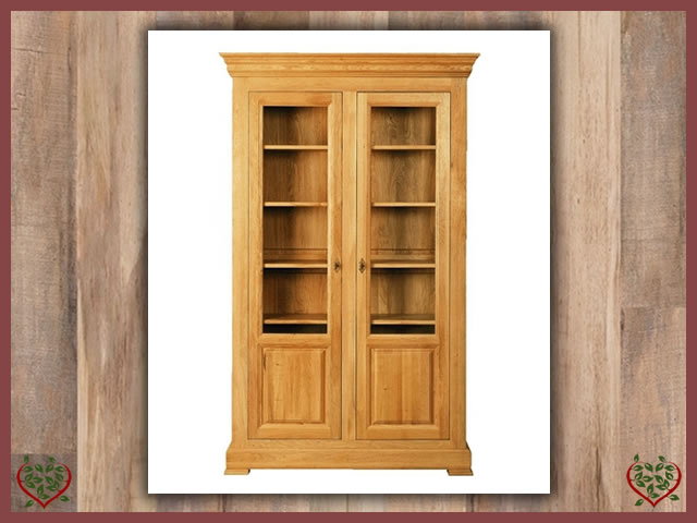 MANOR OAK DISPLAY CABINET – 2 DOORS | Paul Martyn Furniture UK