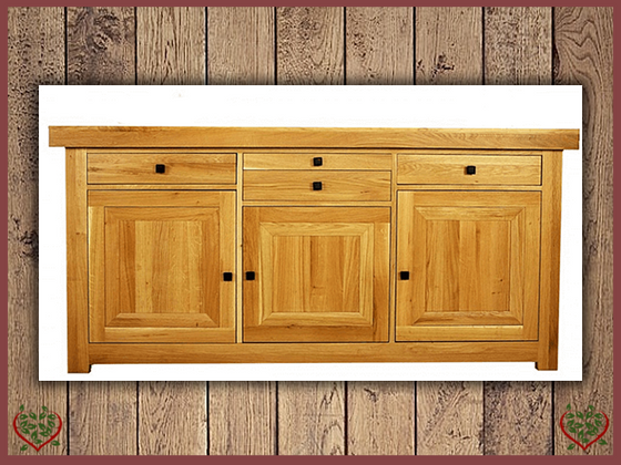 AUBUSSON OAK 3 DOOR SIDEBOARD | Paul Martyn Furniture UK