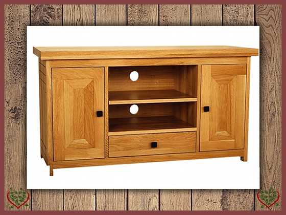 AUBUSSON OAK WIDESCREEN TV CABINET | Paul Martyn Furniture UK