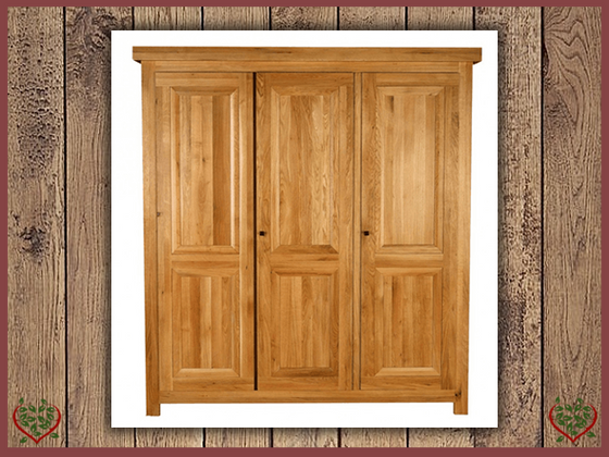 AUBUSSON OAK 3 DOOR WARDROBE | Paul Martyn Furniture UK